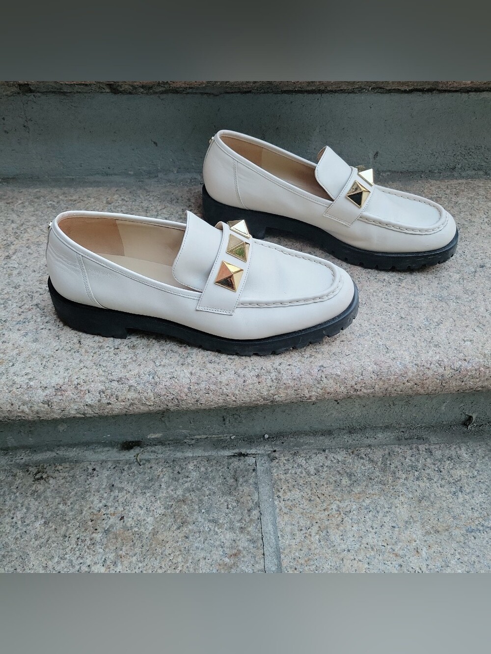 Michael Kors Leather Studded Loafers Cream Ivory Gold Hardware Size 10 - Picture 3 of 7